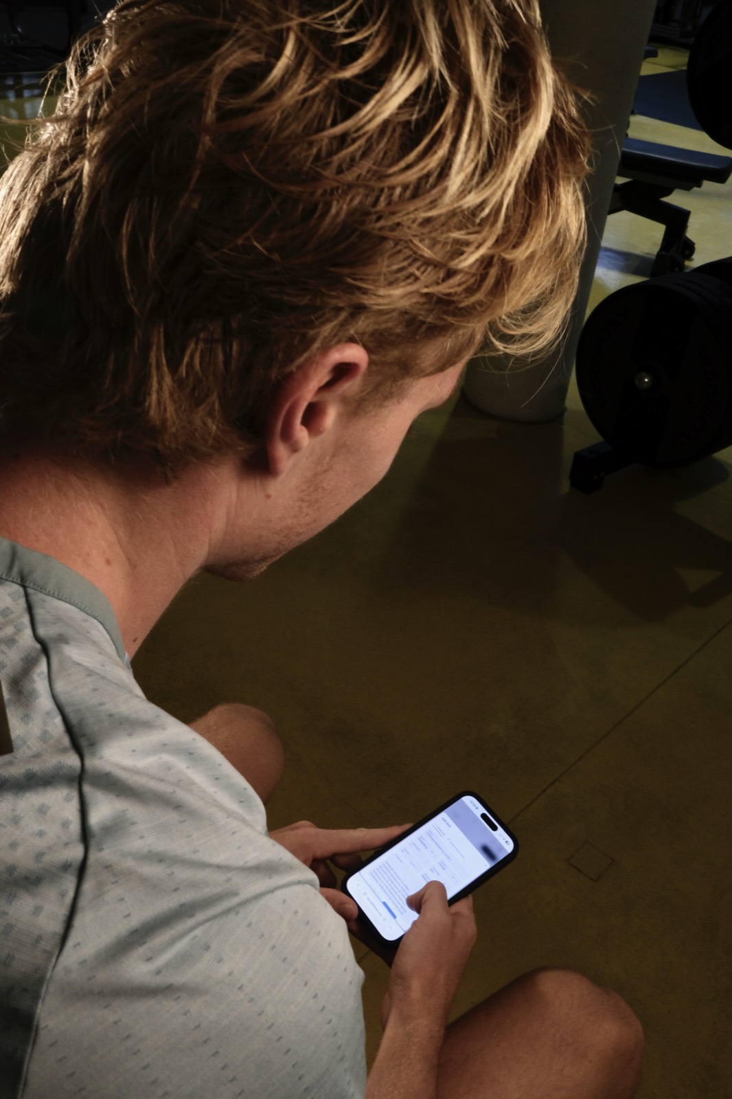 Player checking PiVolley on phone